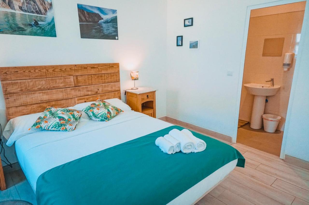Oasis Backpackers Hostel Sintra Surf Colares Luaran gambar